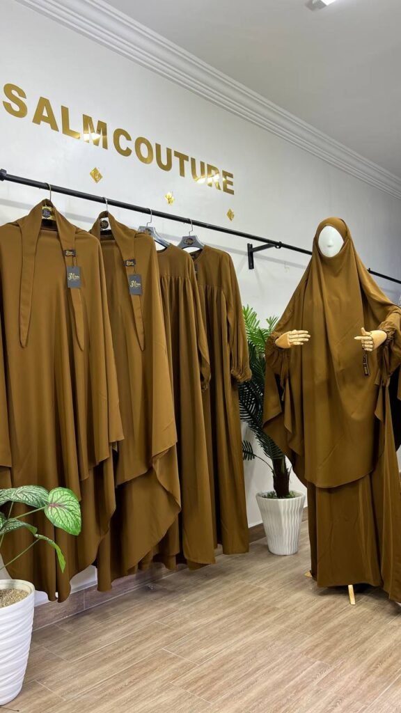 طقم عباية التركيز مع خمار سترة