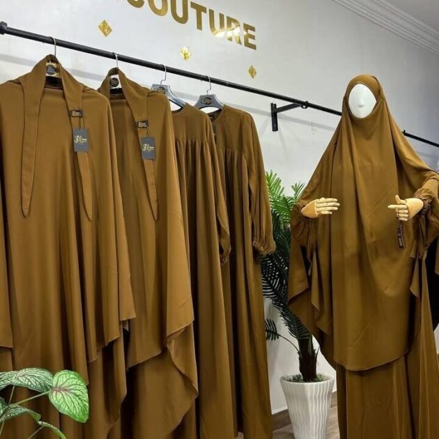 طقم عباية التركيز مع خمار سترة
